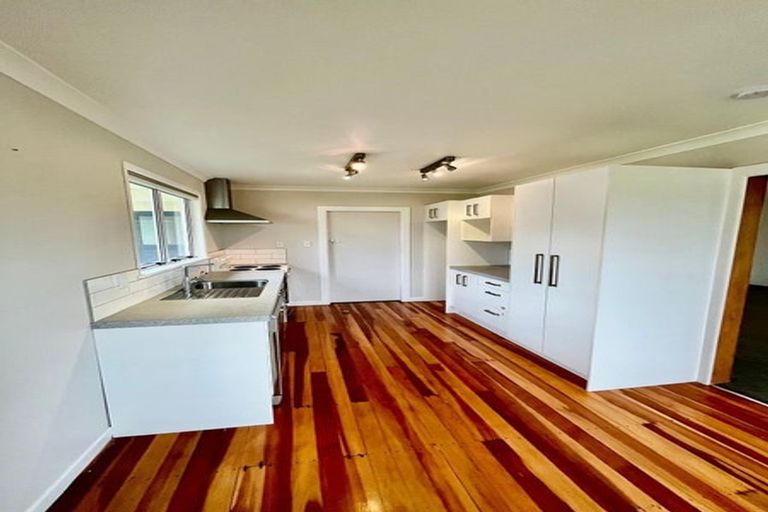 Photo of property in 10 Miles Place, Awapuni, Palmerston North, 4412