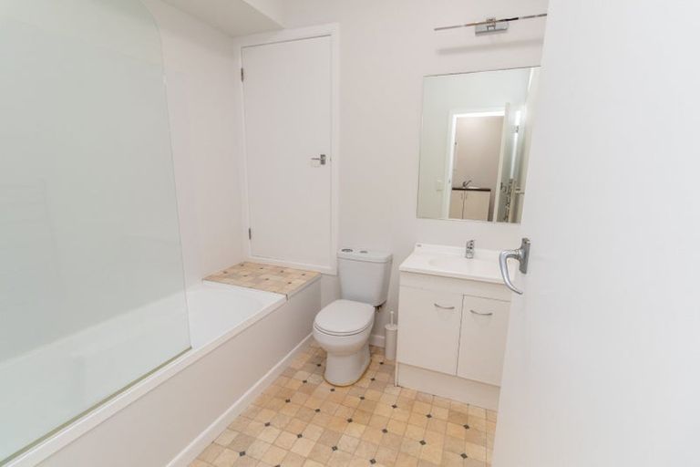 Photo of property in 77a Chamberlain Road, Karori, Wellington, 6012