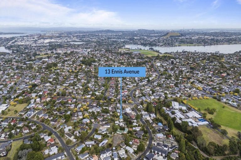 Photo of property in 13 Ennis Avenue, Pakuranga Heights, Auckland, 2010