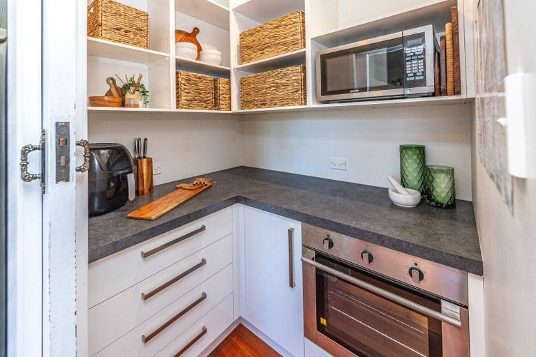 Photo of property in 17 Tarata Street, Saint Johns Hill, Whanganui, 4501