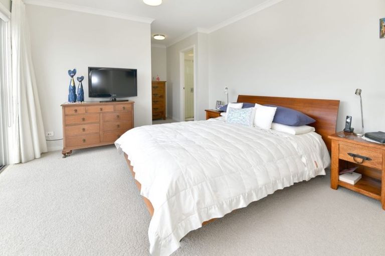 Photo of property in 65 Panorama Heights, Orewa, 0931