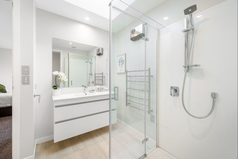 Photo of property in 6 Takahe Lane, Wanaka, 9305