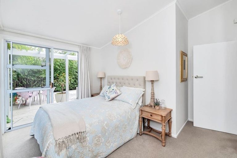 Photo of property in 1/6 Tyne Road, Forrest Hill, Auckland, 0620