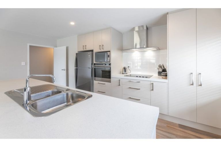 Photo of property in 16 Hannington Way, Rolleston, 7615