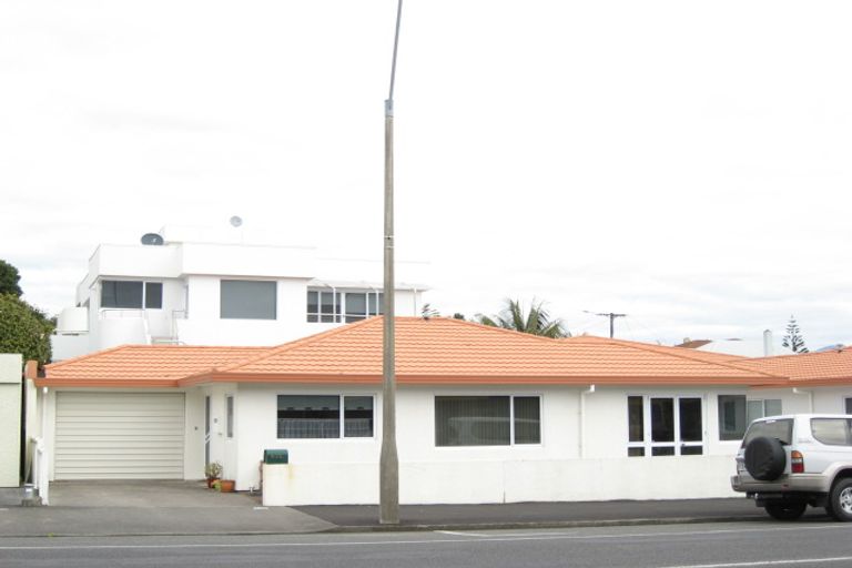 Photo of property in 472 Devon Street East, Strandon, New Plymouth, 4312