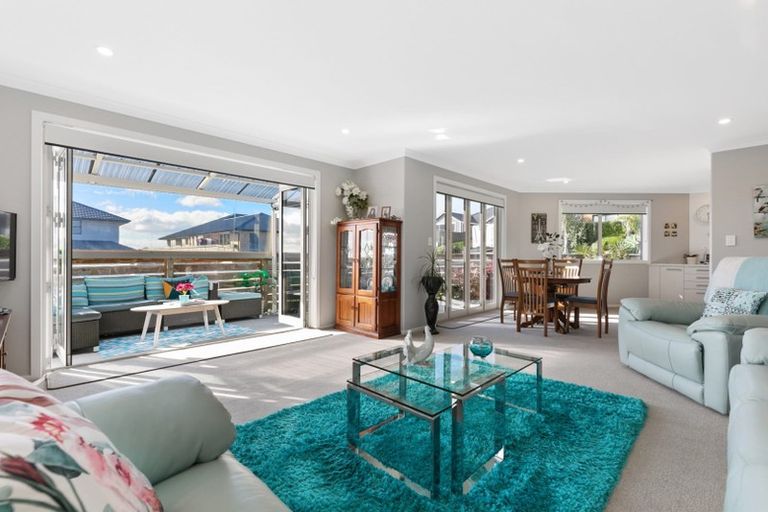 Photo of property in 16 Benmore Crescent, Pyes Pa, Tauranga, 3112