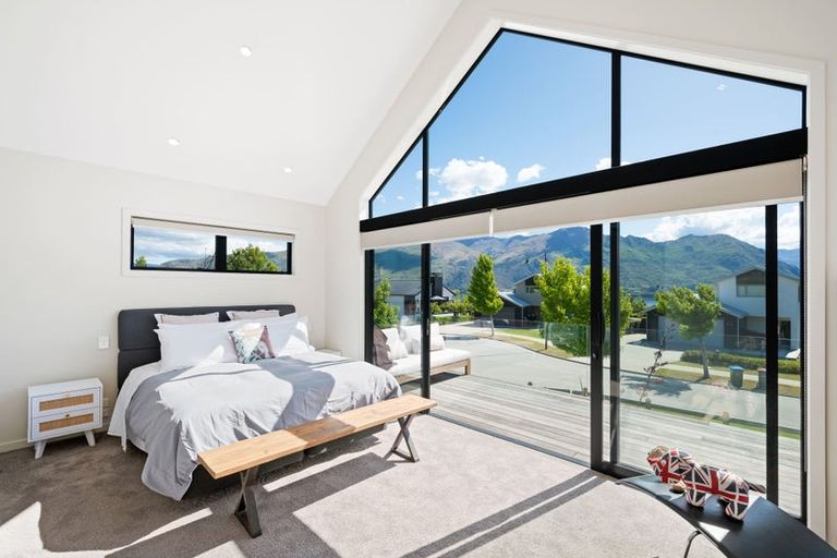 Photo of property in 11 Clutha Place, Wanaka, 9305