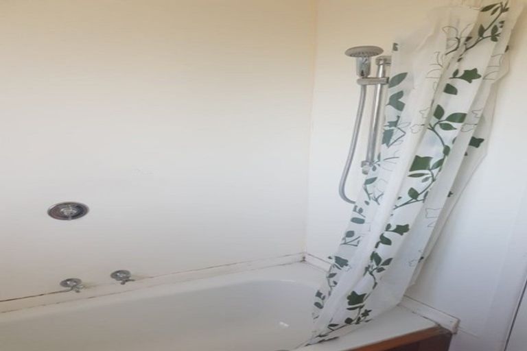 Photo of property in 187 Omata Road, Blagdon, New Plymouth, 4310