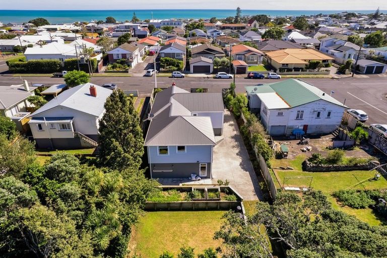 Photo of property in 24 Ngaio Street, Strandon, New Plymouth, 4312