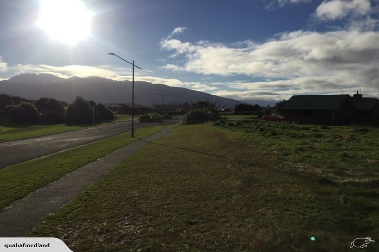 Photo of property in 37 Pukutahi Drive, Te Anau, 9600