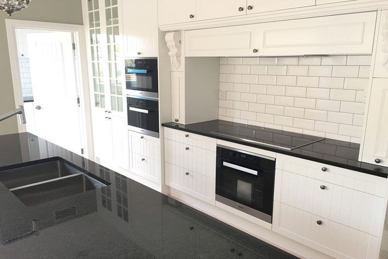 Photo of property in 18 Colliston Rise, Pinehill, Auckland, 0632