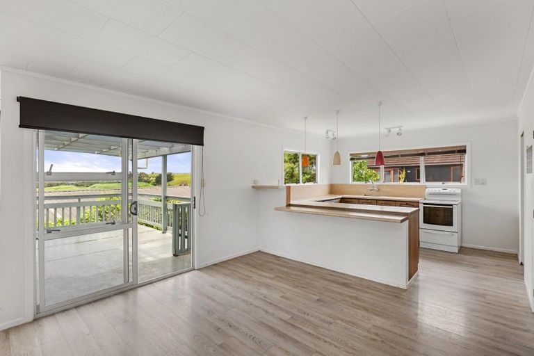 Photo of property in 3 Lorenzen Bay Road, Raglan, 3225