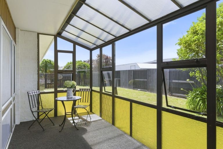Photo of property in 2 Cypress Grove, Paraparaumu, 5032