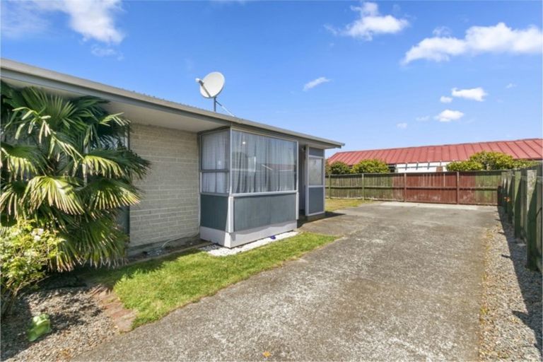 Photo of property in 18b Reese Jones Grove, Maungaraki, Lower Hutt, 5010