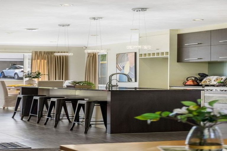 Photo of property in 8 Andy Crescent, Flat Bush, Auckland, 2016