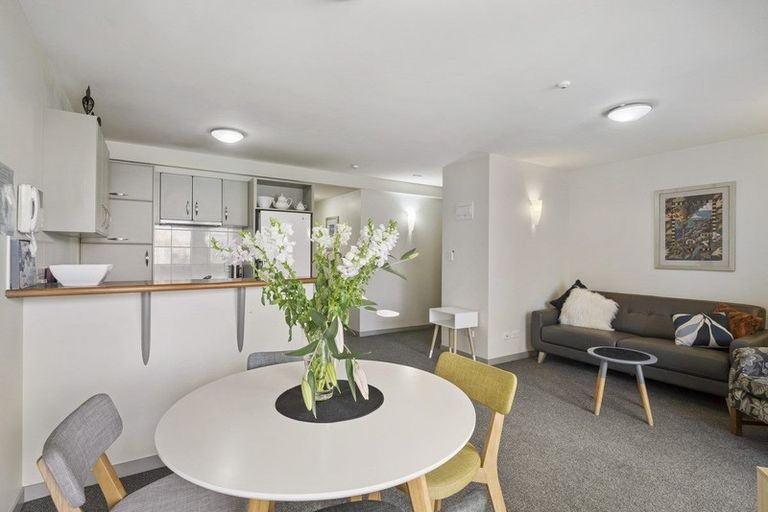 Photo of property in Anchorage Apartments, 211/36 Victoria Road, Mount Maunganui, 3116