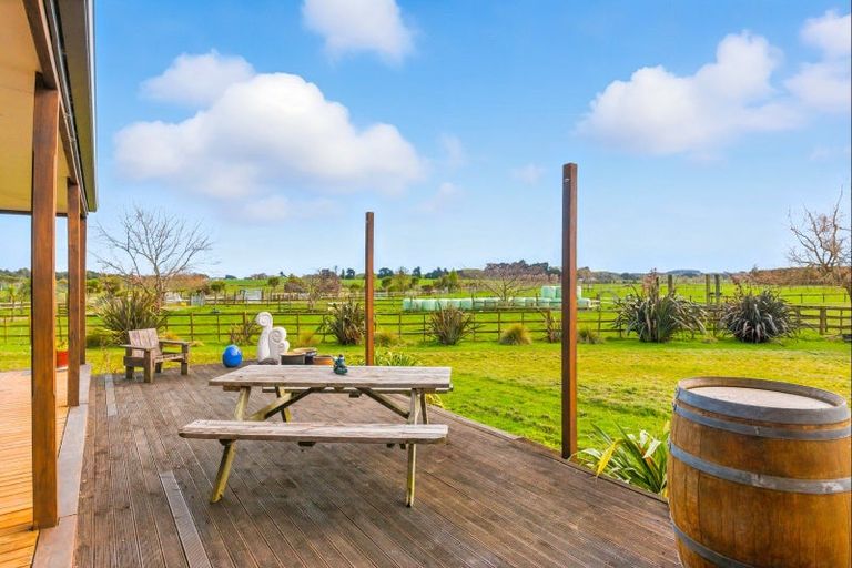 Photo of property in 70 Joblins Road, Levin, 5571