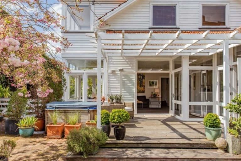 Photo of property in 15 Hewitts Road, Merivale, Christchurch, 8014