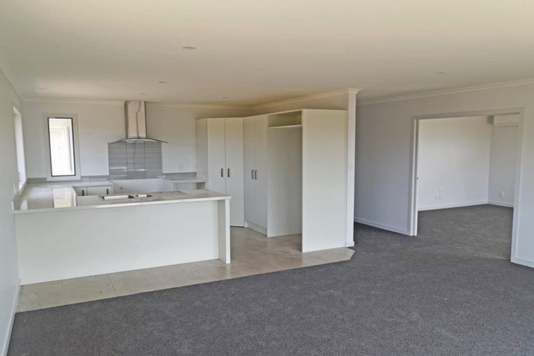 Photo of property in 35 Silicon Way, Fitzherbert, Palmerston North, 4410