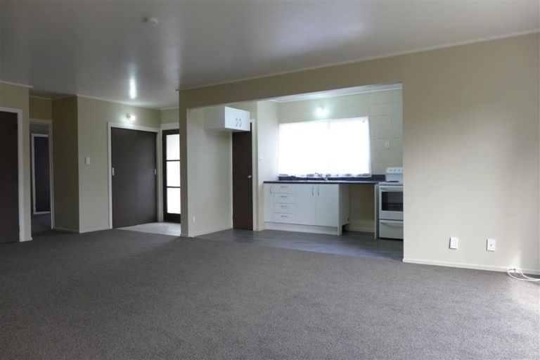Photo of property in 2/41 Koromiko Street, New Lynn, Auckland, 0600