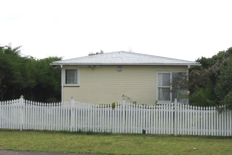 Photo of property in 22a Tramway Road, Beach Haven, Auckland, 0626