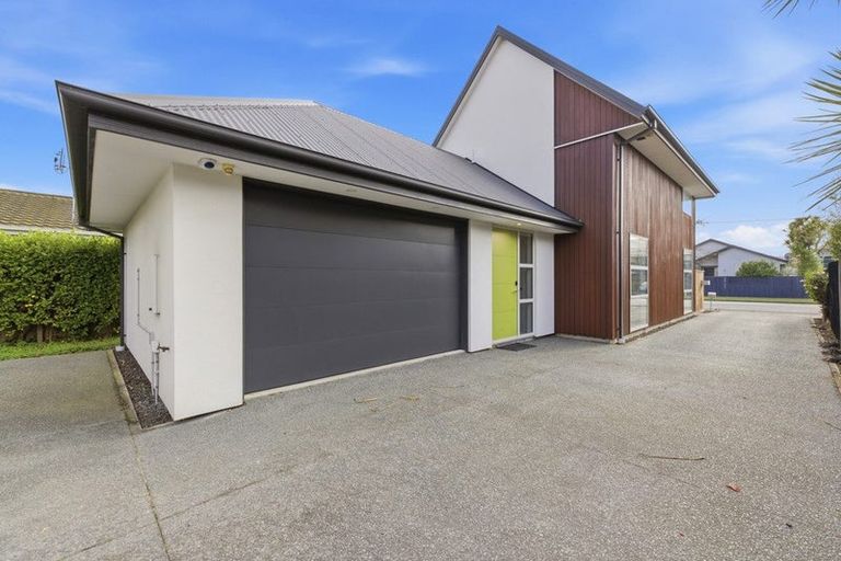 Photo of property in 132 Edgeware Road, St Albans, Christchurch, 8014