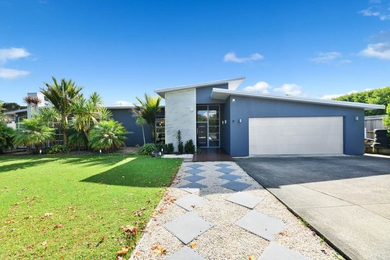 Photo of property in 7 Wicklam Lane, Greenhithe, Auckland, 0632