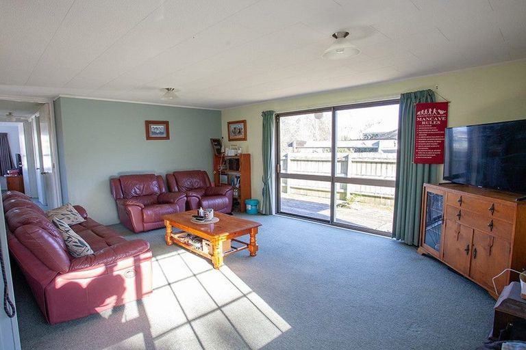 Photo of property in 8 Hamua Place, Waitara, 4320