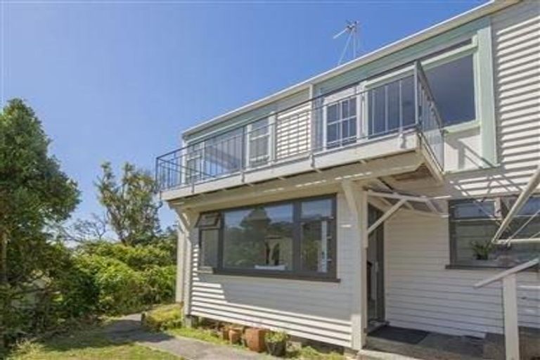 Photo of property in 16 Moana Road, Kelburn, Wellington, 6012