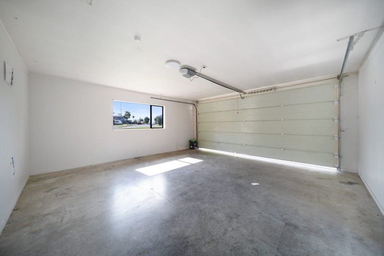 Photo of property in 21 Masters Place, Favona, Auckland, 2024