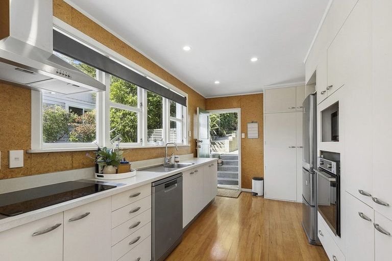 Photo of property in 69 Awarua Street, Ngaio, Wellington, 6035