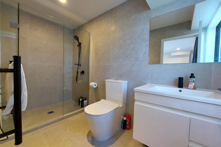 Photo of property in 5/128 Onewa Road, Northcote, Auckland, 0627