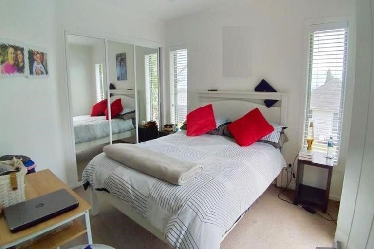 Photo of property in 1/12 Speedy Crescent, Hillcrest, Auckland, 0627