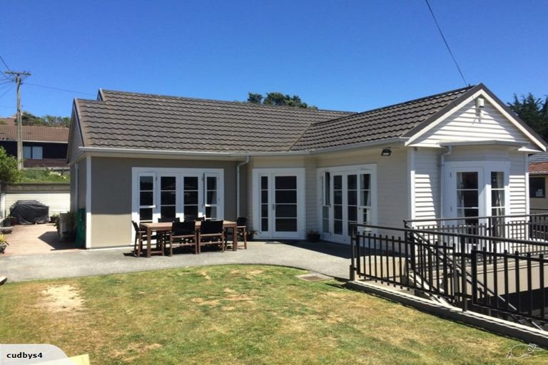 Photo of property in 6 Hindmarsh Street, Johnsonville, Wellington, 6037