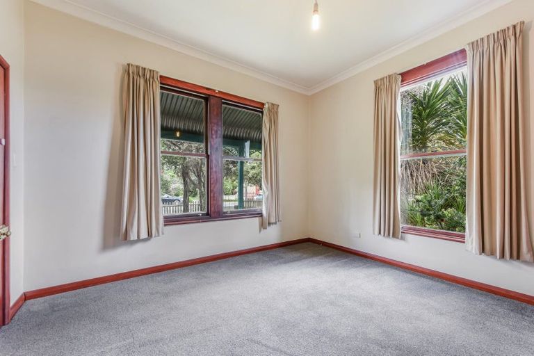 Photo of property in 24 Devon Street, Picton, 7220