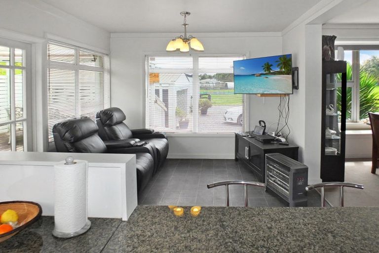 Photo of property in 125 Hickford Road, Foxton, 4893