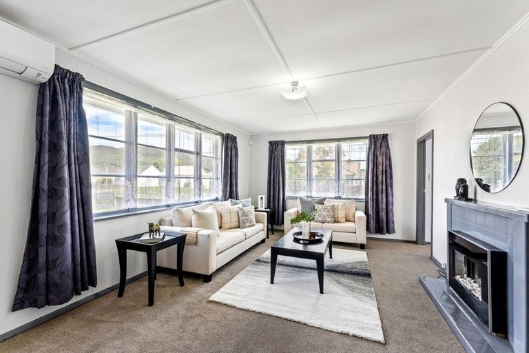 Photo of property in 198 Waddington Drive, Naenae, Lower Hutt, 5011