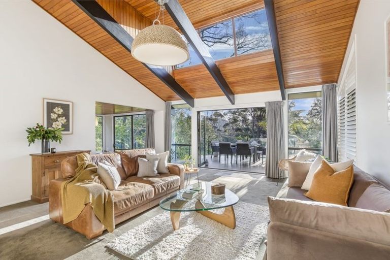 Photo of property in 297 Titirangi Road, Titirangi, Auckland, 0604