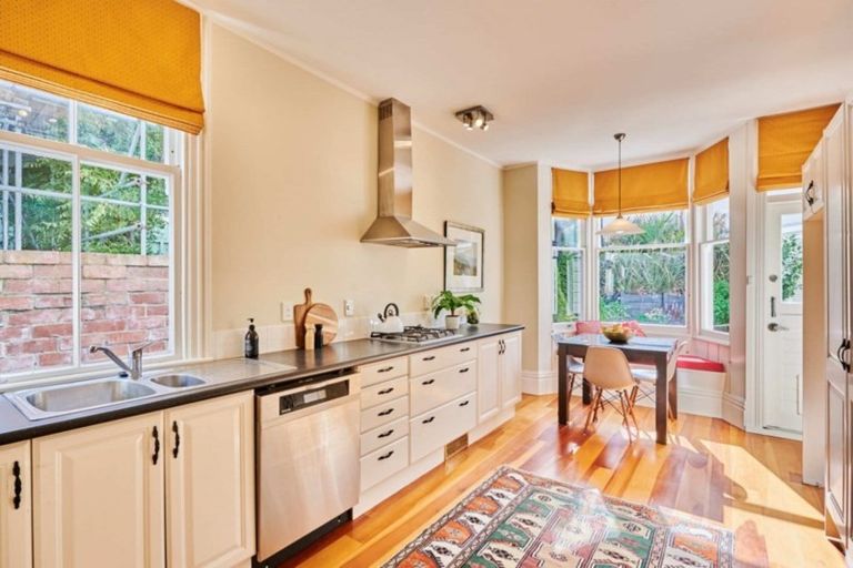 Photo of property in 57 Bolton Street, Kelburn, Wellington, 6012