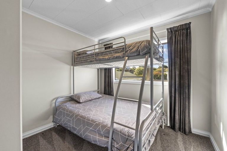 Photo of property in 19 Ingle Avenue, Waipahihi, Taupo, 3330