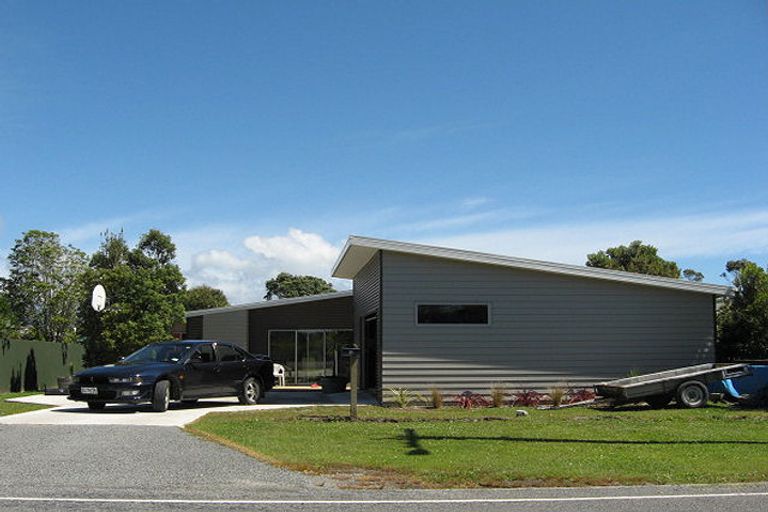 Photo of property in 4 Shelswell Street, Westport, 7825