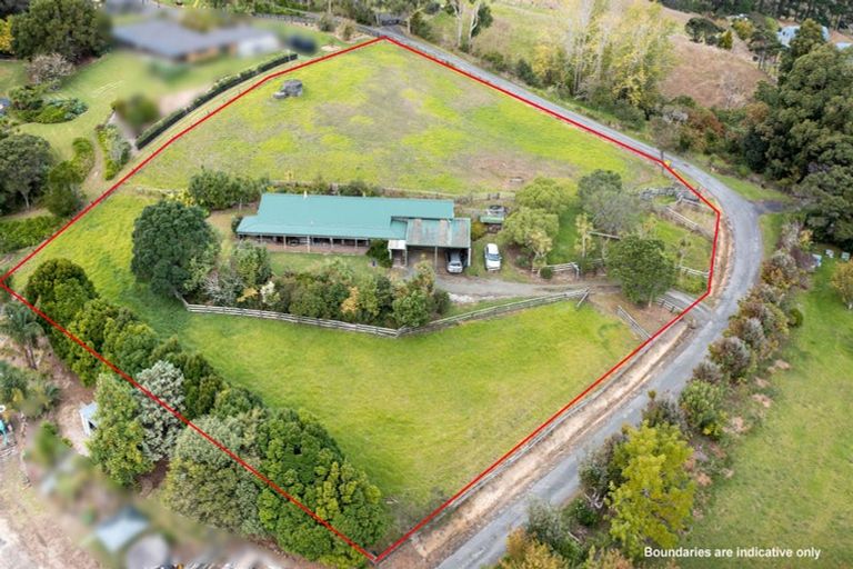 Photo of property in 83 Pipitiwai Drive, Helensville, Kaukapakapa, 0871