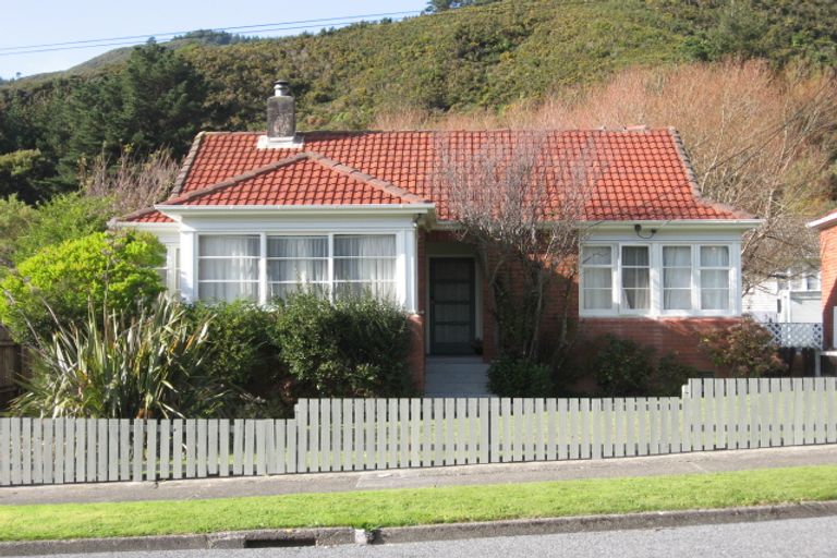 Photo of property in 35 Toomath Street, Naenae, Lower Hutt, 5011