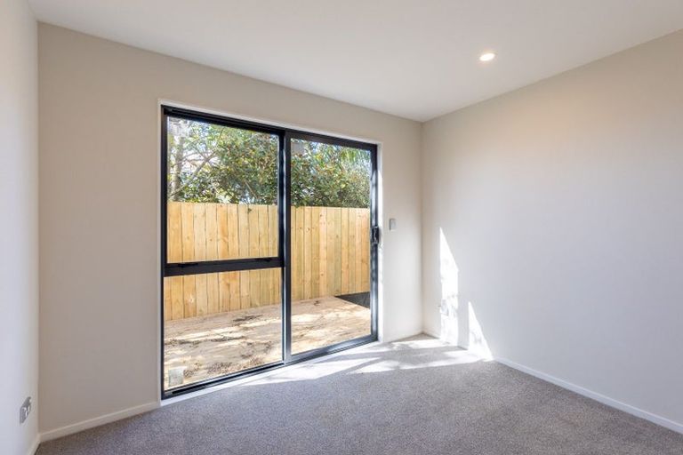 Photo of property in 6d Kaweka Street, New Lynn, Auckland, 0600