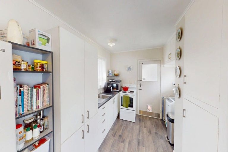 Photo of property in 118 Weraroa Road, Levin, 5510