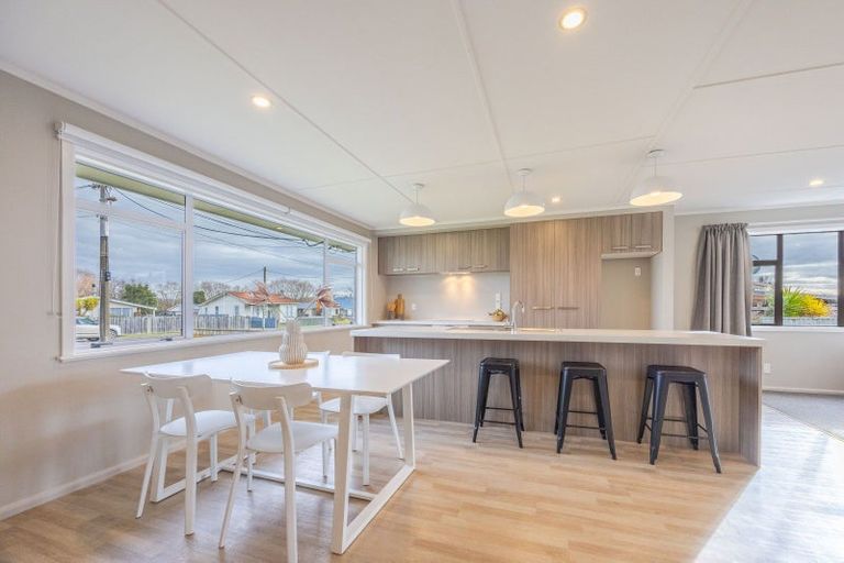 Photo of property in 6 Woburn Street, Waipukurau, 4200