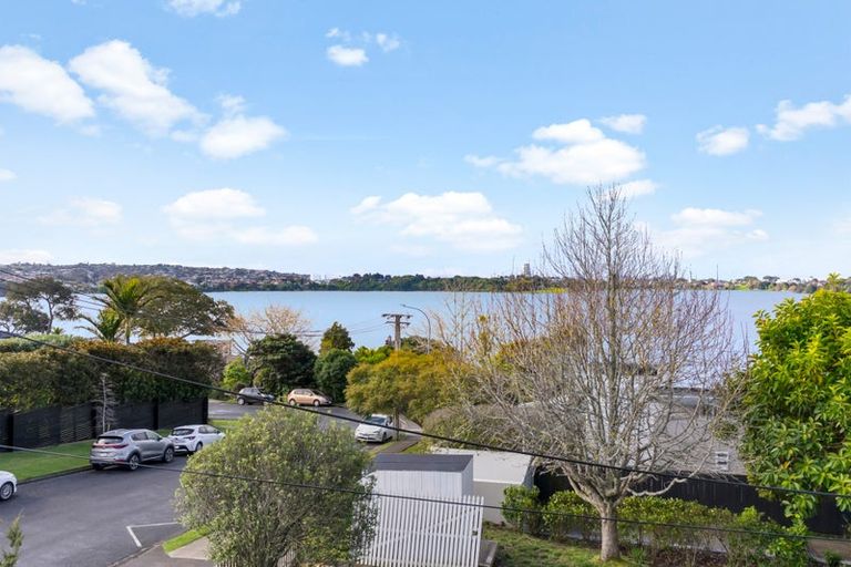 Photo of property in 9a Kowhai Street, Tawa, Wellington, 5028