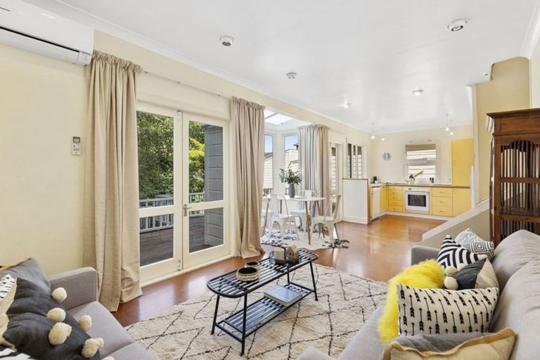 Photo of property in 104 Elizabeth Street, Mount Victoria, Wellington, 6011