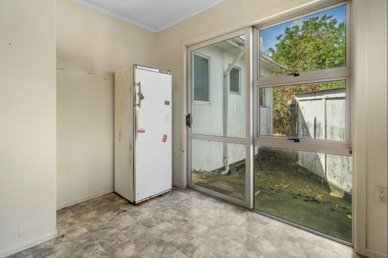 Photo of property in 159 Tukapa Street, Westown, New Plymouth, 4310