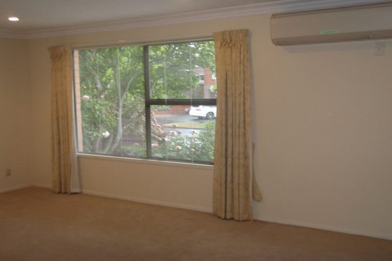 Photo of property in 15 Camberwell Place, Avonhead, Christchurch, 8042